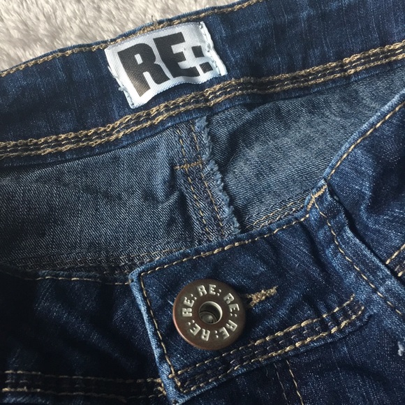 RE brand stretchy dark wash skinny denim shorts - Picture 3 of 7